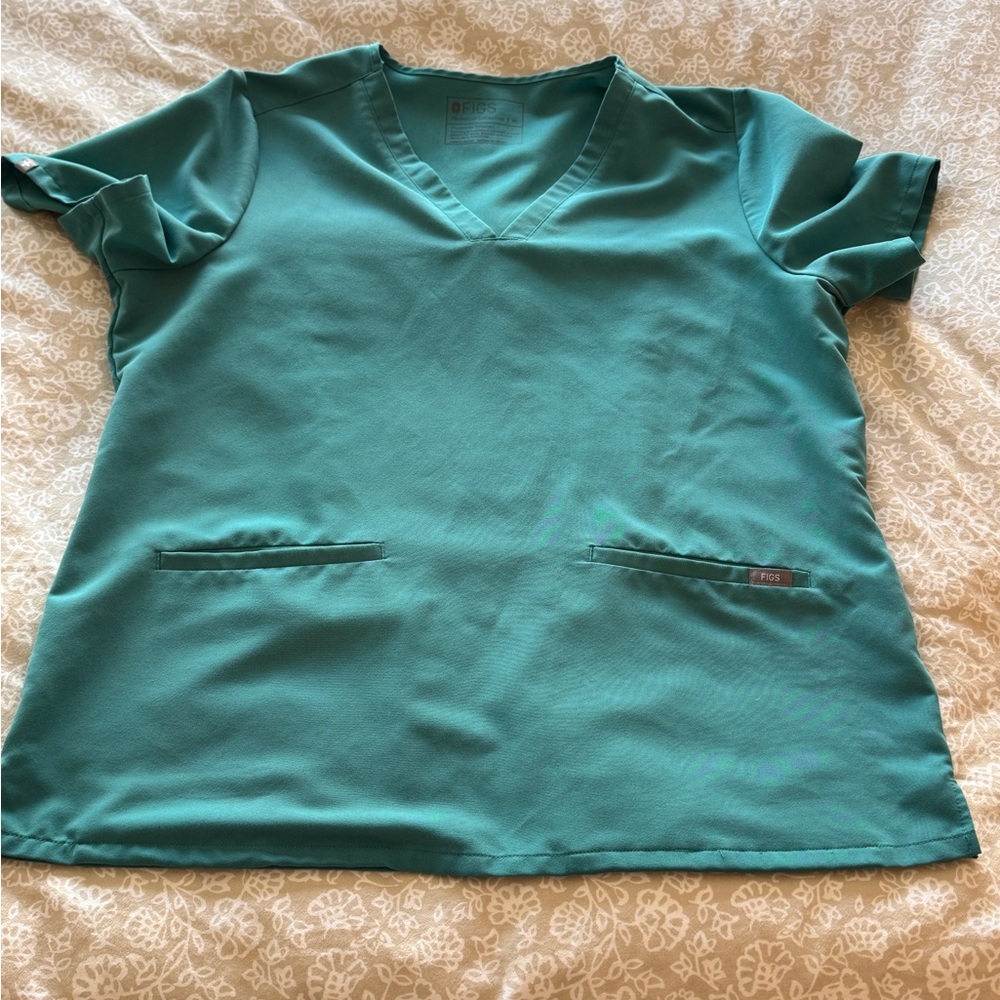Figs Casma scrub top